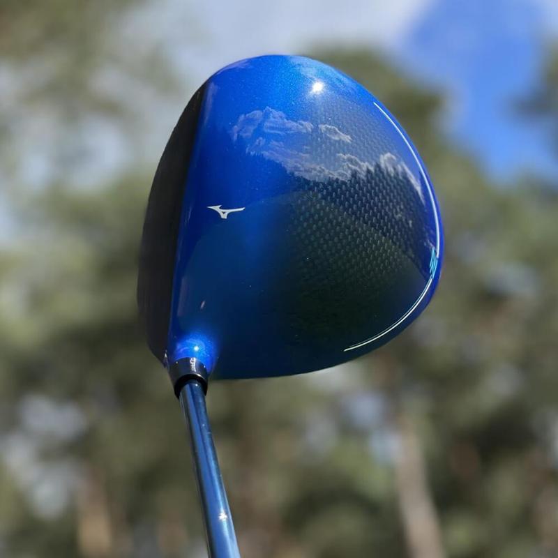 Mizuno ST-Z 220 Tour Blue Limited Edition Golf Driver Lifestyle 3 Main | Clickgolf.co.uk - main image